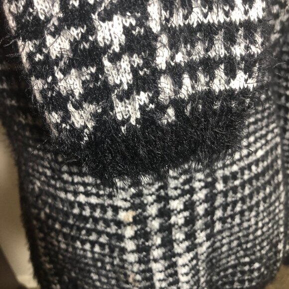 Cozy & Chic Houndstooth Sweater by Ana Couture - Size L - Picture 7 of 10